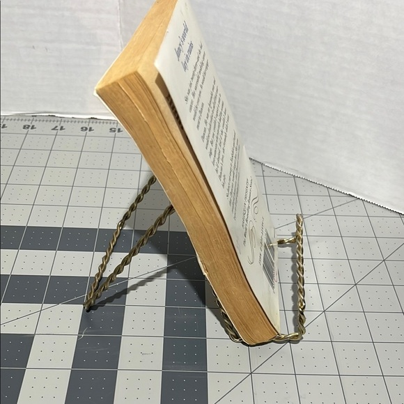 Sally Wentworth 'Broken Destiny' Book - Picture 4 of 7